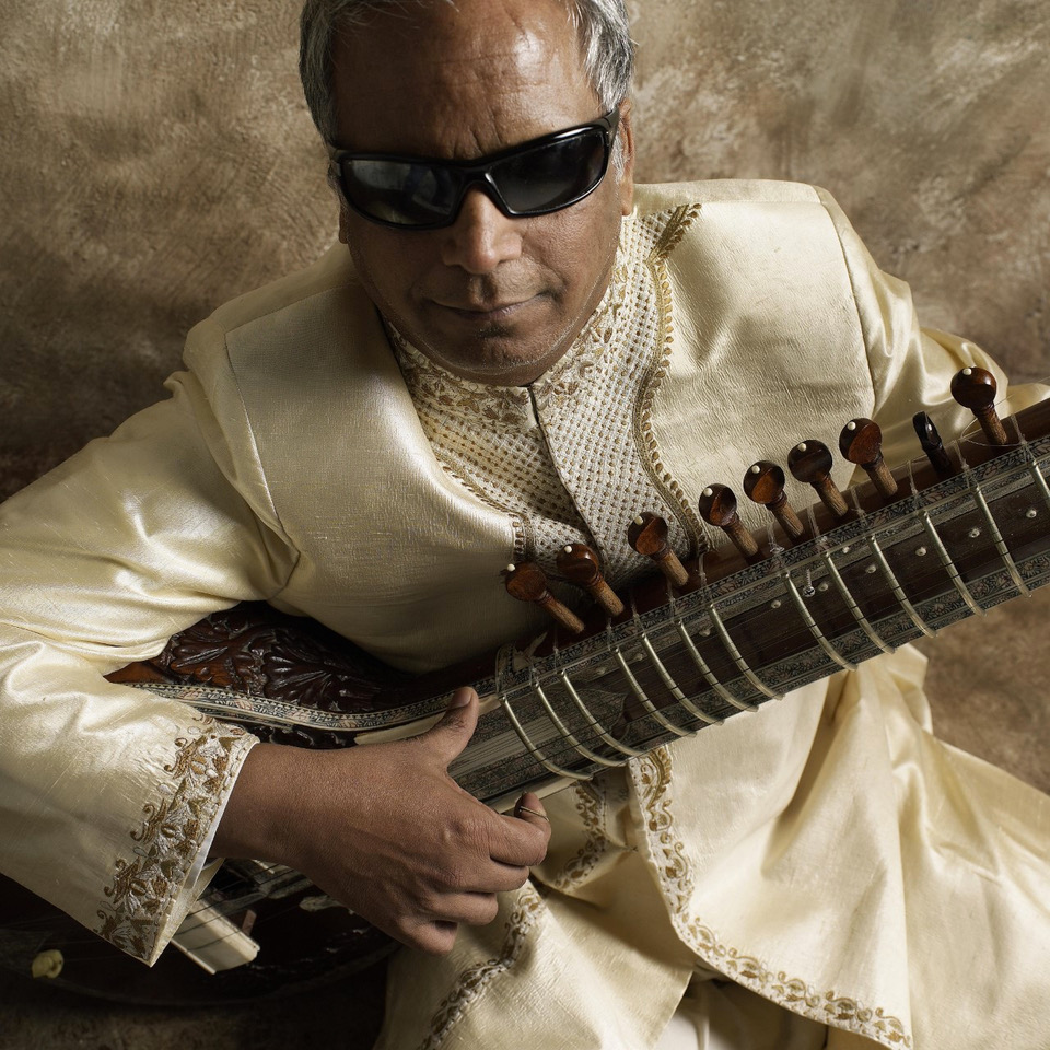 p31 Baluji Shrivastav OBE - Seasons of India 19